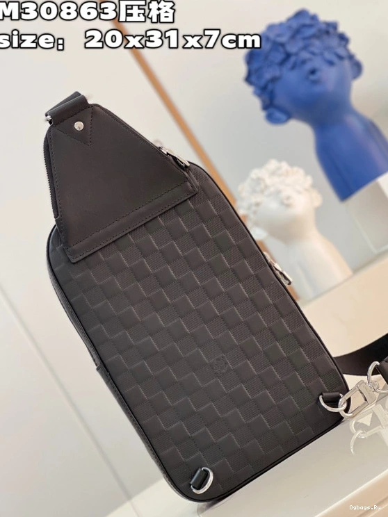 Slingbag LOUIS Avenue NM VUITTON 0210